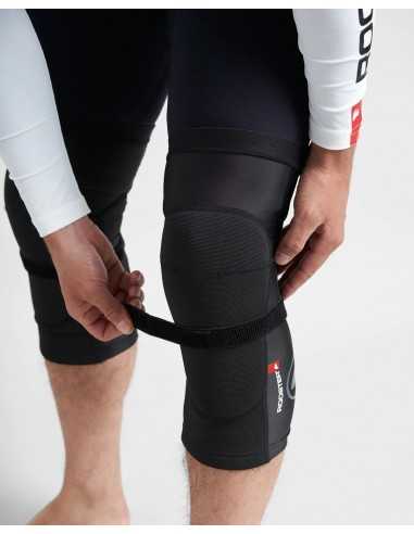 Rooster Race Armour Knee Pads Adults ROORARMOUR H2O Sensations Rooster Race Armour Knee Pads Adults ROORARMOUR H2O Sensations