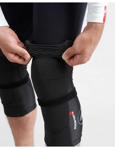 Rooster Race Armour Knee Pads Adults ROORARMOUR H2O Sensations Rooster Race Armour Knee Pads Adults ROORARMOUR H2O Sensations